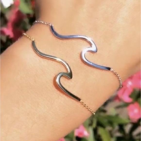Jewelry - Wave bracelet NWT